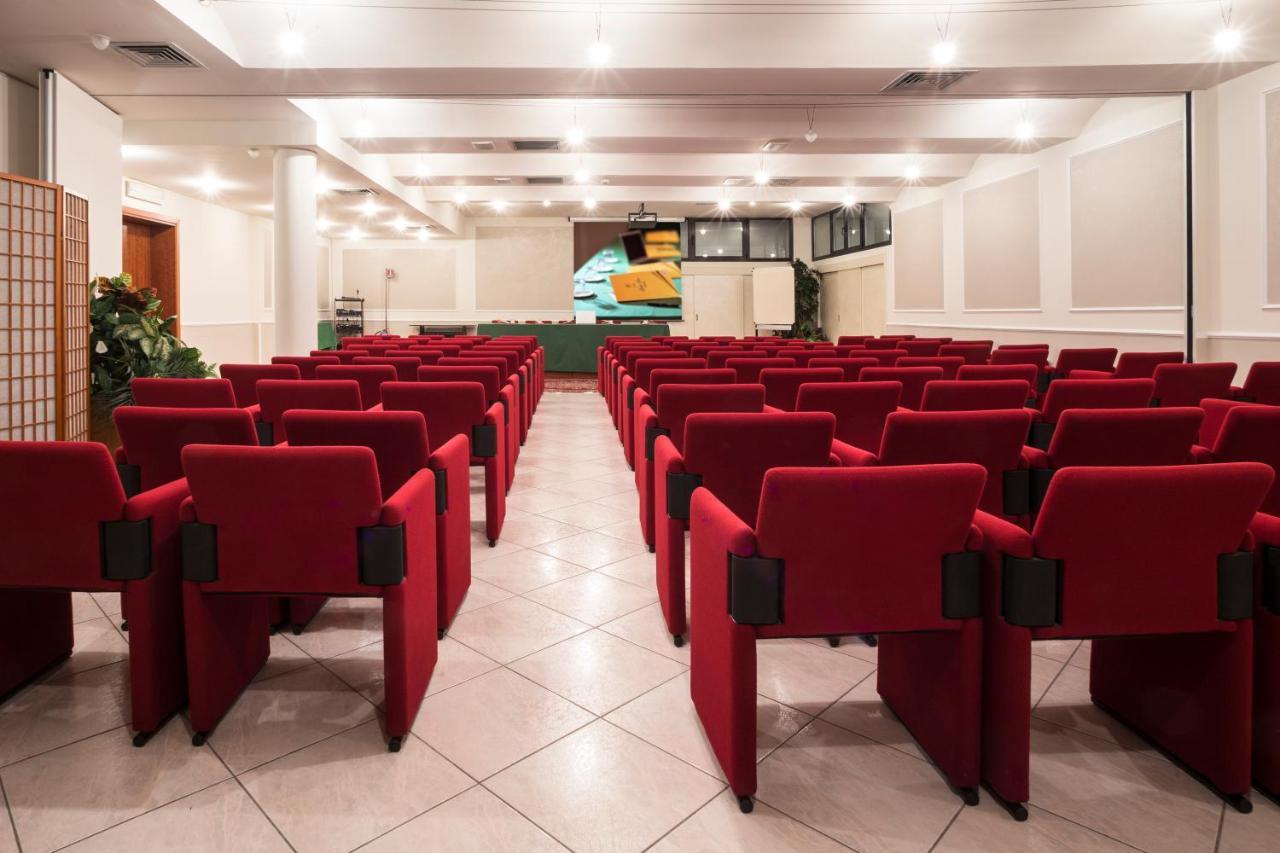 Hotel Faro Montichiari Zewnętrze zdjęcie